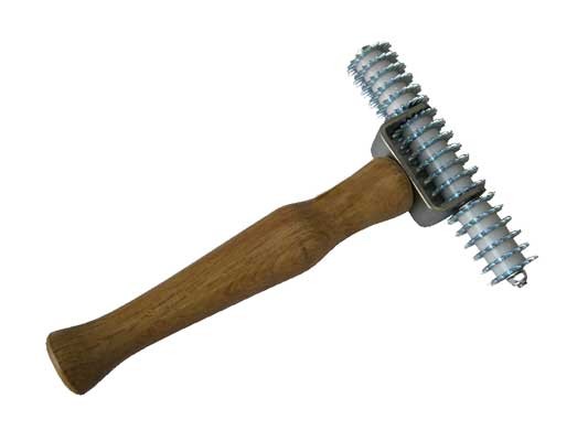Roller Grooming for Carpet 5 3/4in (152mm) Wooden Handle